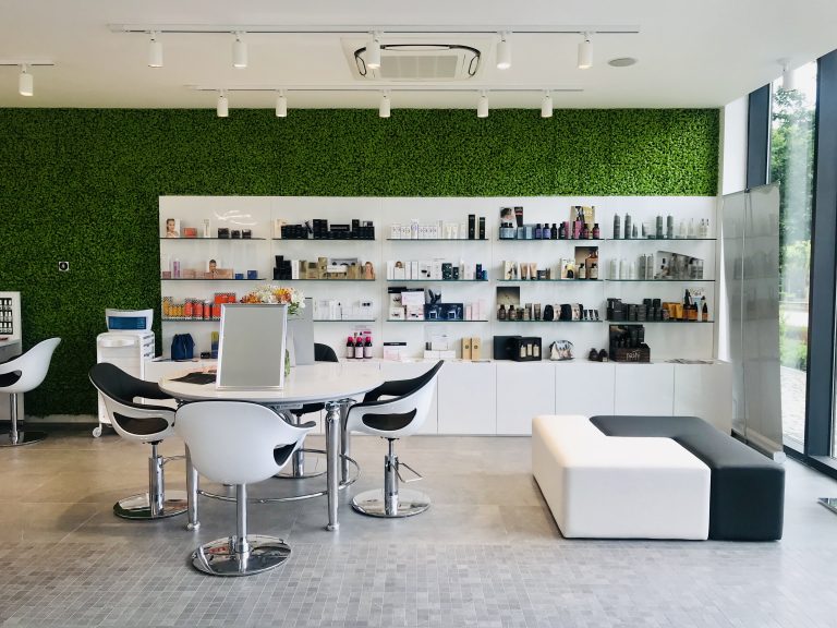 BEAUTY SALON