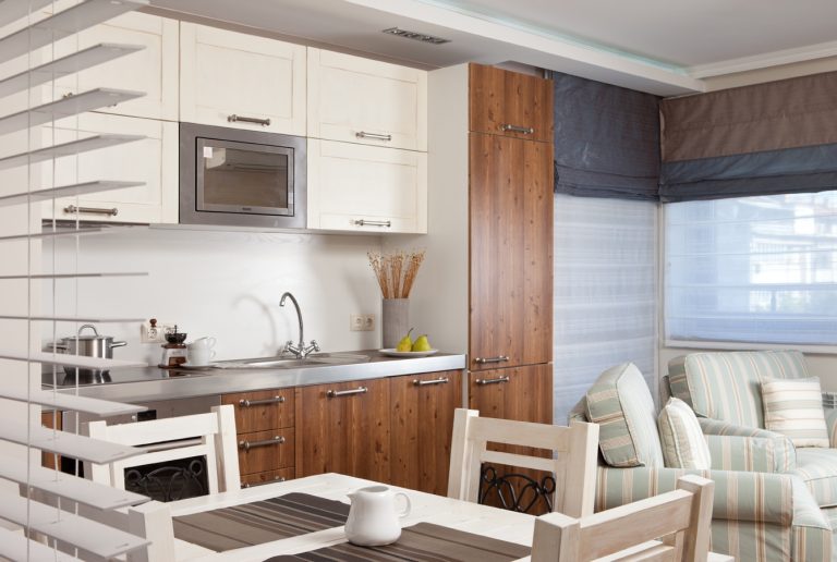 COUNTRY BLVD RESIDENCE